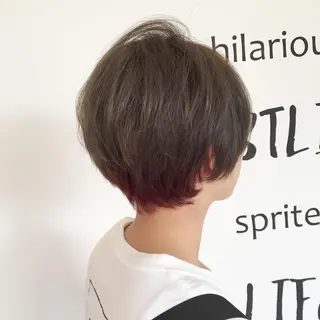 ショート カラー 入江 志穂のヘアスタイル