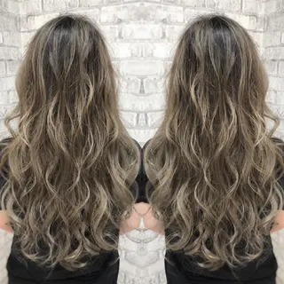 ロング カラー EARTH 越谷店のヘアスタイル