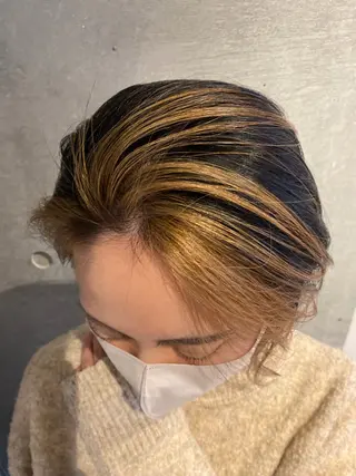ショート カラー 室谷 侑奈のヘアスタイル