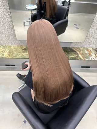 ロング ハイトーン/ 縮毛矯正のヘアスタイル