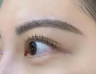 マツエク・マツパ アイブロウ une FEMINの眉毛・アイブロウイメージ