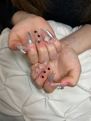 ネイル nail.salon .Reversalのネイルデザイン