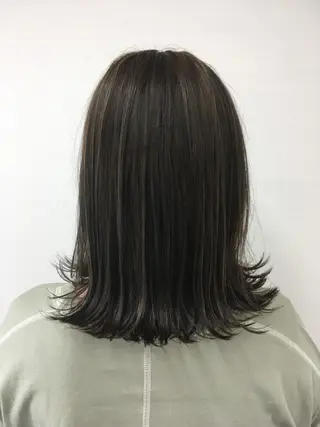 ミディアム カラー 星野 美沙のヘアスタイル