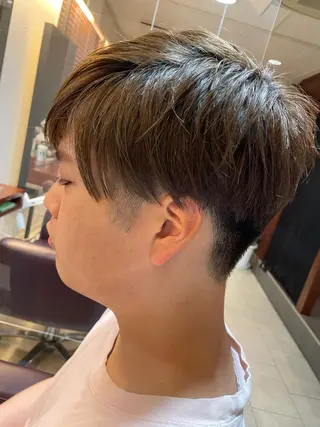 ショート こすげひろと カラー講師のヘアスタイル