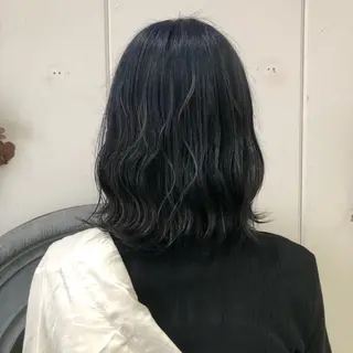 ミディアム 高津 千慧のヘアスタイル