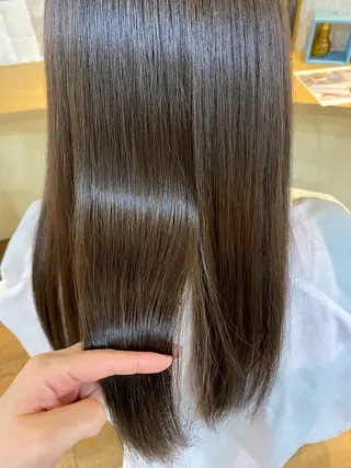 セミロング 小西 サラのヘアスタイル