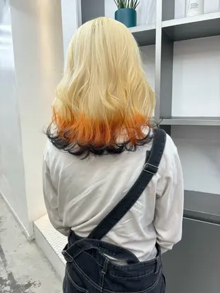 ミディアム カラー ヘアアレンジ 🎨ハイトーン/ 切りっぱなし みつきのヘアスタイル