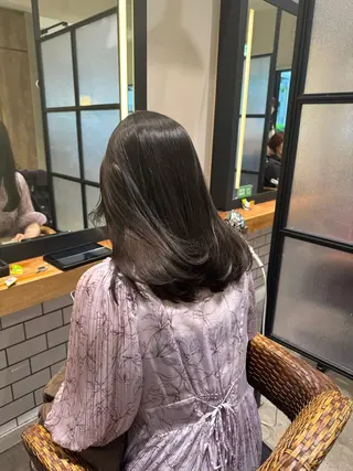 カラー red neo あいりのヘアスタイル