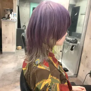 ミディアム カラー ホワイト&レイヤーカ ットエクステ長畠俊輔のヘアスタイル