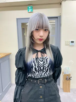 ロング カラー Neolive Luca　御茶ノ水店所属・透明カラー/韓国風 Subaruのヘアスタイル