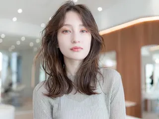 ミディアム カラー 🉐レイヤー/塩見 弘樹🉐渋谷のヘアスタイル