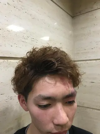 ショート パーマ メンズ 大谷 公太のヘアスタイル