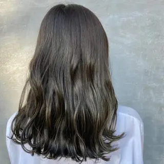 ロング カラー 片柳 美友季のヘアスタイル