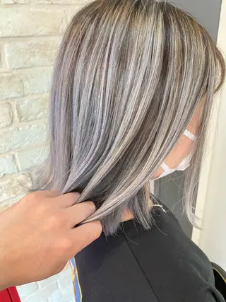 カラー 【縮毛矯正ブリーチ】 西 太志のヘアスタイル