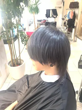 カラー I. NARUSEのヘアスタイル
