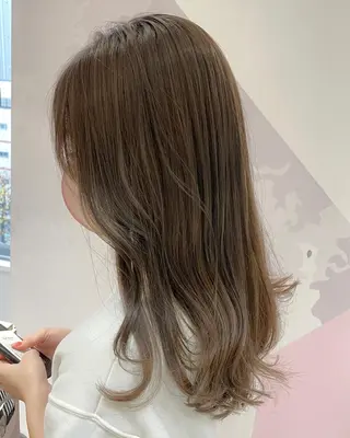ミディアム 飯島 美海のヘアスタイル
