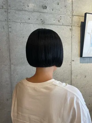 ショート CRESCENDO 山本樹カットカラーのヘアスタイル