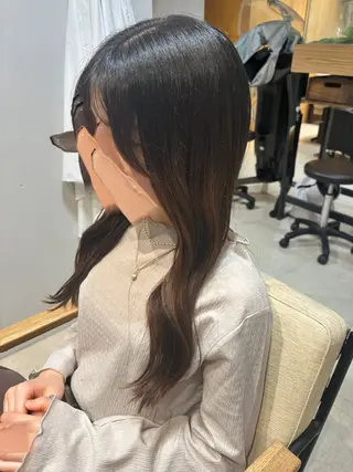 ロング AMELY　寺田 朱里のヘアスタイル