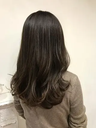 ロング カラー いけだ　ひかり ハイライトくびれヘアのヘアスタイル