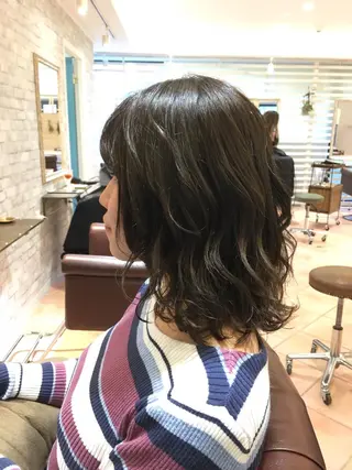 ミディアム アオガミ （前髪顔周りカット）のヘアスタイル