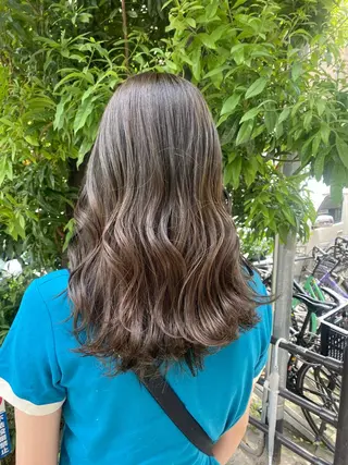 ミディアム 大野 美紅のヘアスタイル