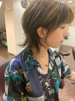 ショート カラー VERBENA所属・ハイライト／艶カラー 大河シンジのヘアスタイル