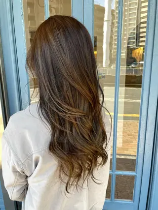 ロング ブリーチ毛矯正.髪質 改善.髪にドラマをのヘアスタイル