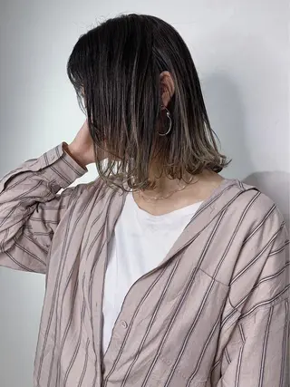 ミディアム カラー _WHITE 難波本店のヘアスタイル