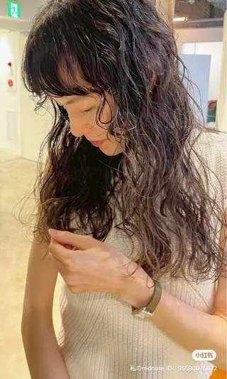 ロング パーマ kos所属・西室 隆義/艶カラーのヘアスタイル
