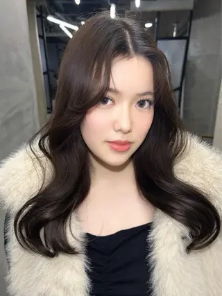 セミロング カラー お肌トーン🆙カラー 全ての女性を艶髪にのヘアスタイル