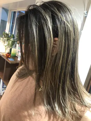 ミディアム カラー レイヤーカット匠 イソザキノリユキのヘアスタイル