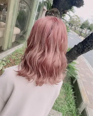 ミディアム Gaudi / ガウディのヘアスタイル