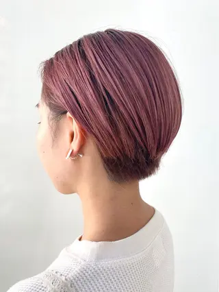 ショート カラー ANNA /艶髪/ハイトーンのヘアスタイル