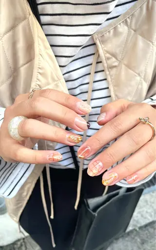 ネイル 楢本 彩耶のネイルデザイン