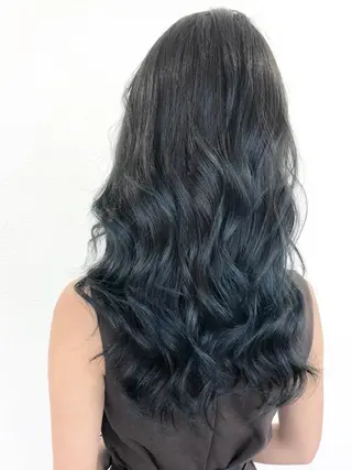 ロング カラー Hanna by W_SALONのヘアスタイル