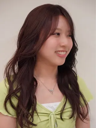 ロング カラー 小川 泉美のヘアスタイル