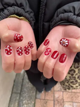 ネイル Shiori・:* 💫のネイルデザイン