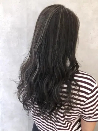 ロング カラー MOU namba ムウナンバのヘアスタイル