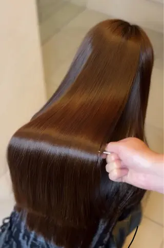 セミロング Miyu’s所属・縮毛矯正特化 髪質改善辻良輝のヘアスタイル