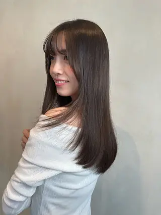 ロング 西 柚のヘアスタイル
