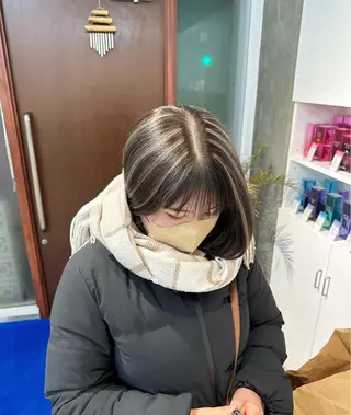 セミロング カラー カイリ /レイヤーカットのヘアスタイル