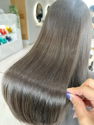 ロング カラー 赤み消し/オリーブ カーキ/福田れんのヘアスタイル