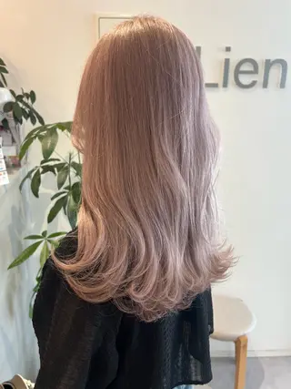 セミロング miyu✂︎Lien 上品なブリーチカラーのヘアスタイル