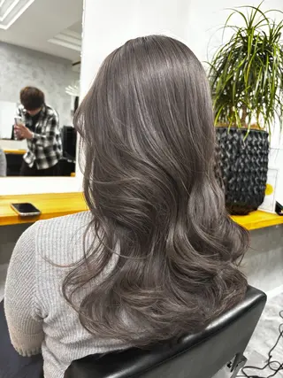 ミディアム カラー hoNua. 栄/透明感カラーのヘアスタイル