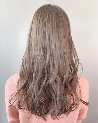 ロング カラー 福森 みずきのヘアスタイル