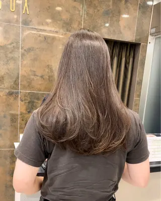 セミロング カラー ミタニ/髪質改善 /レイヤーカットのヘアスタイル