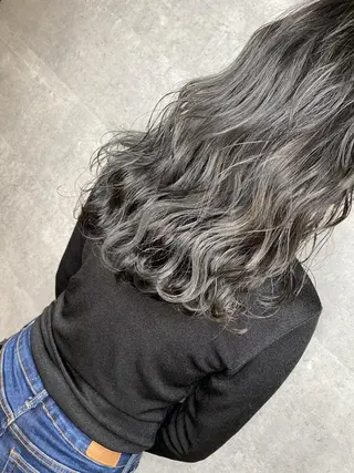 ミディアム カラー _WHITE 天王寺のヘアスタイル