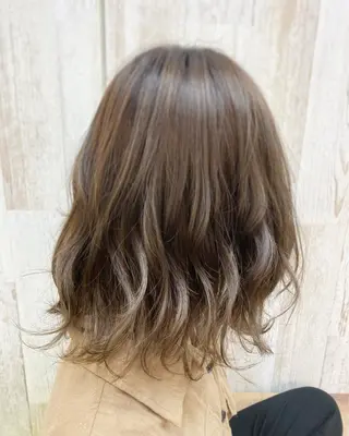 カラー 大場 優のヘアスタイル