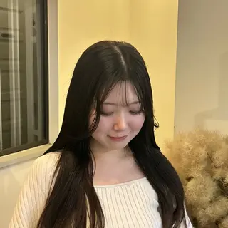 カラー MUKU 市川 莉花のヘアスタイル