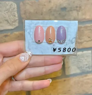 ショート カラー ネイル ネイルサロン リリーブランシュ所属・森 瑞紀のネイルデザイン